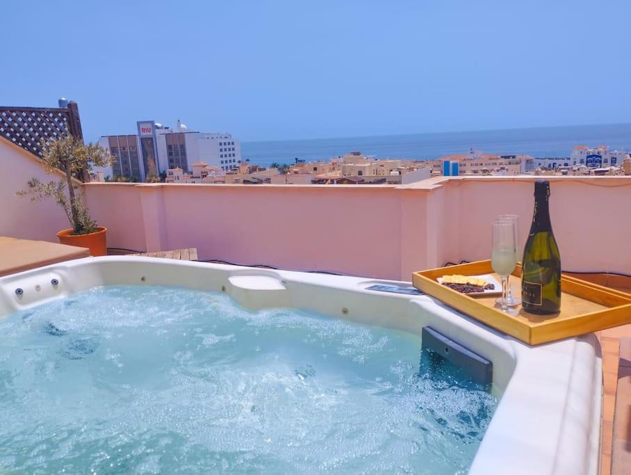 Penthouse With Jacuzzi And Spectacular Sea Views Appartement Nerja Buitenkant foto
