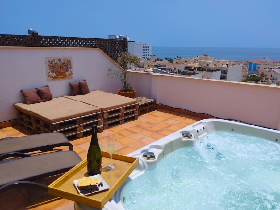 Penthouse With Jacuzzi And Spectacular Sea Views Appartement Nerja Buitenkant foto