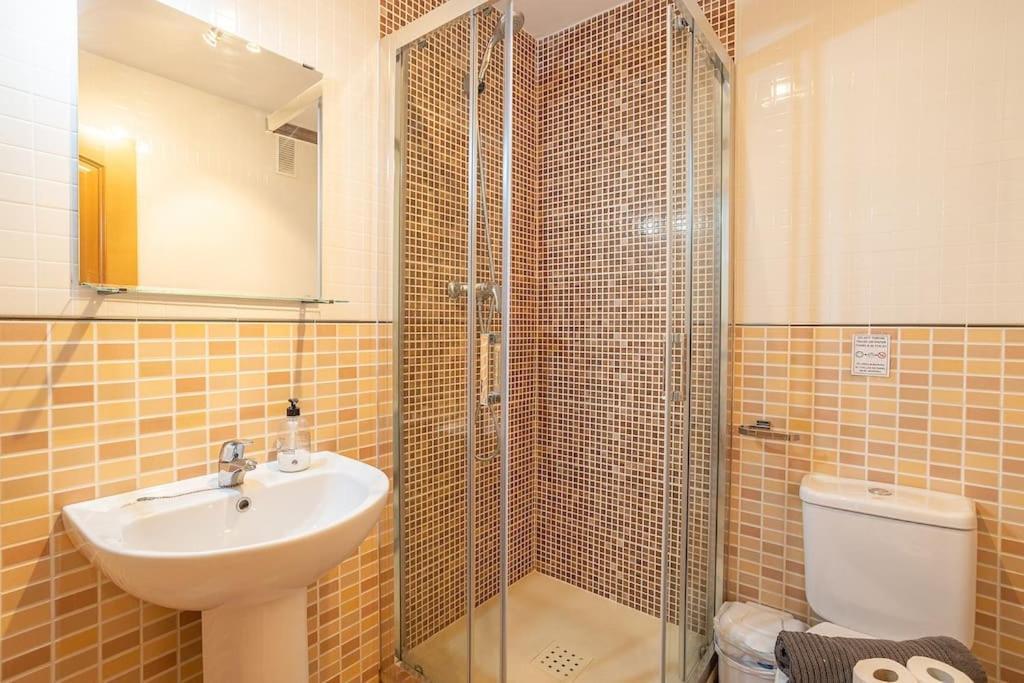 Penthouse With Jacuzzi And Spectacular Sea Views Appartement Nerja Buitenkant foto